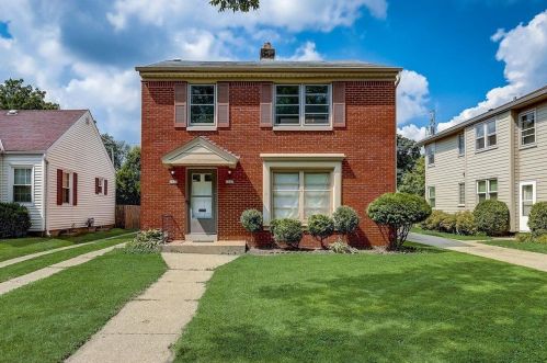 2045 86th St, Milwaukee, WI 53227-1713