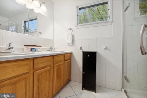 304 Pheasant Dr, Huntingdon Valley PA  19006-3038 exterior