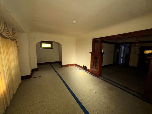 3560 14th St, Milwaukee, WI 53221-1640