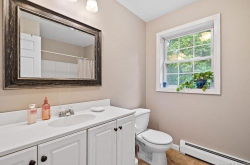 86 Pleasant Vw Dr, Killingly CT 06241-1213 exterior