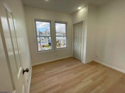 82 Jacoby St, Maplewood NJ  07040-3057 exterior