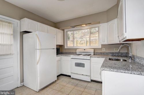 802 1st St, Rockville MD 20850-1444 exterior