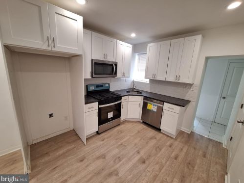 2026 Darien St, Philadelphia, PA 19122-1306