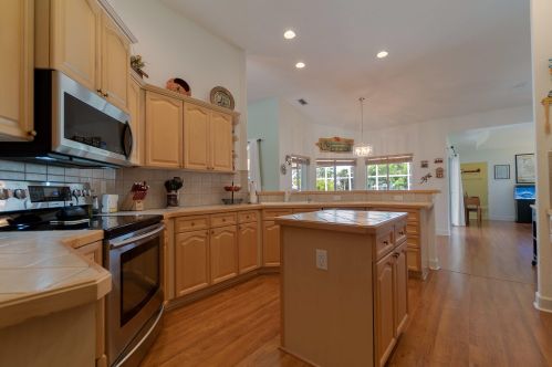 8290 Mizzen Dr, Boynton Beach FL 33472-2721 exterior