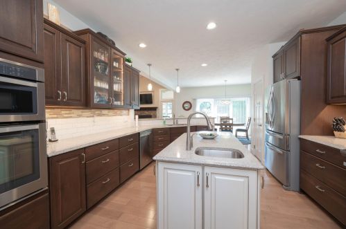 3900 Oakharbor St, Kalamazoo MI 49009-6185 exterior