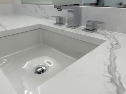 3854 Claremont Ave, Chicago IL 60618-3820 exterior