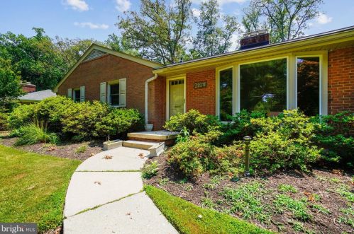 2100 Hermitage Ave, Silver Spring, MD 20902-2868