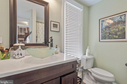 1340 Vly Pl, Washington DC 20020-5716 exterior