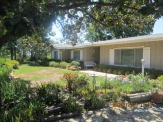 907 Stage Coach Ln, Fallbrook CA  92028-4385 exterior