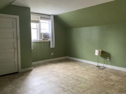 1 Franklin St, Manchester CT 06040-4346 exterior