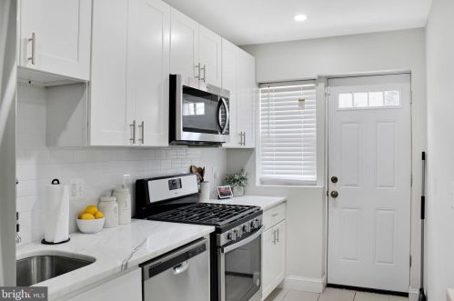 3459 25th St, Washington DC 20037-2209 exterior