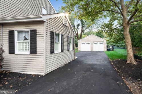 40 Matthew Dr, Trenton NJ  08628-3340 exterior