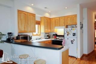 929 Wolfram St, Chicago IL  60657-5005 exterior