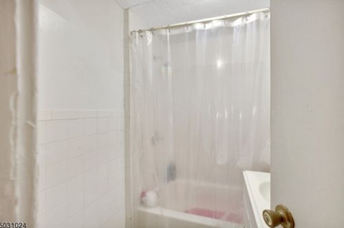 31 Mission St, Montclair NJ  07042-4517 exterior