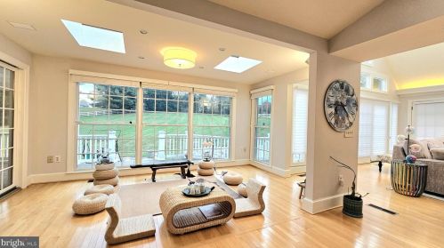 17815 Fraley Farm Rd, Rockville MD 20855-1664 exterior