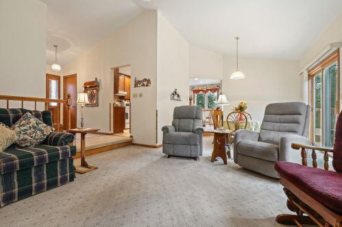 2418 Risch Ln, Manitowoc WI 54220-1190 exterior