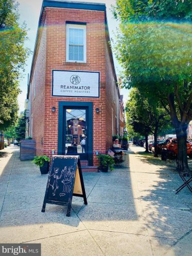 1839 Cedar St, Philadelphia PA 19125-2909 exterior