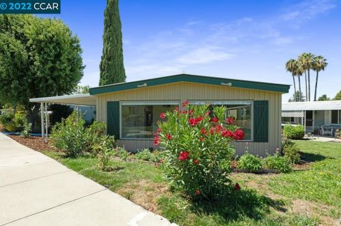 2081 Dalis Dr, Concord CA 94520-5423 exterior