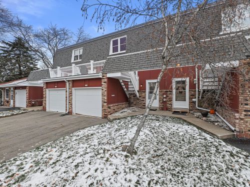 5160 King Arthurs Ct, Milwaukee, WI 53221-3132