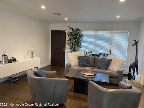 144 Ampere Ave, Oakhurst, NJ 07755-1302