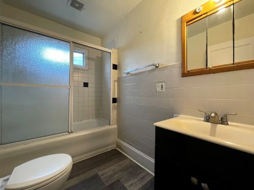 904 Hickory St, Waukegan IL 60085-1939 exterior