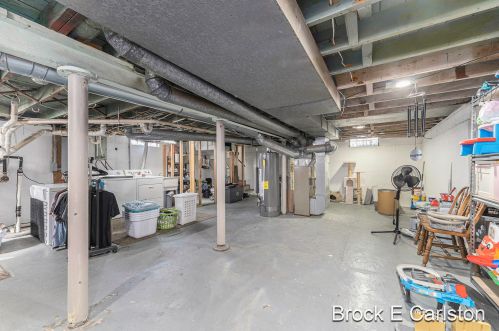 1044 Broadway Ave, Meskegon MI 49444-2354 exterior