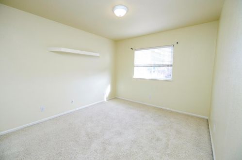 3987 Sterling Oaks Dr, Turlock CA 95382-8802 exterior