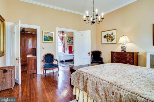 126 Fairfax St, Alexandria VA 22314-3331 exterior