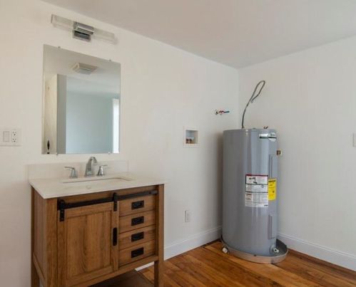 1117 Douglas Ave, Providence RI  02904-5305 exterior