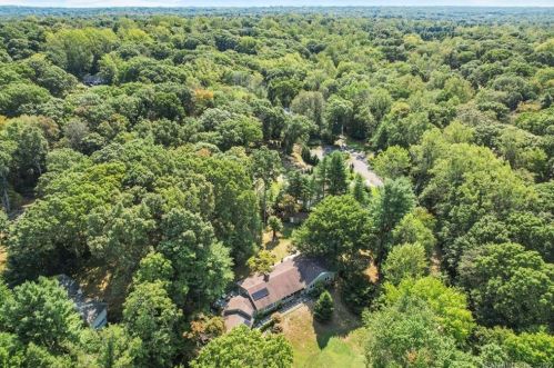 75 Nursery St, Norwalk CT 06850-1707 exterior