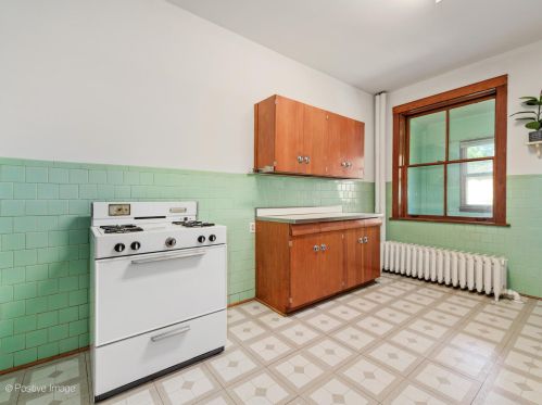 2008 Addison St, Chicago IL 60618-6102 exterior