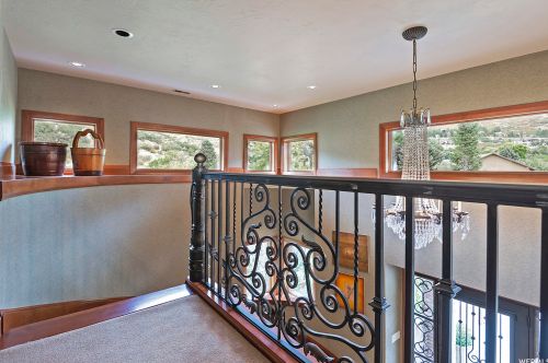 10188 Dimple Dell Ln, Sandy UT 84092-4505 exterior