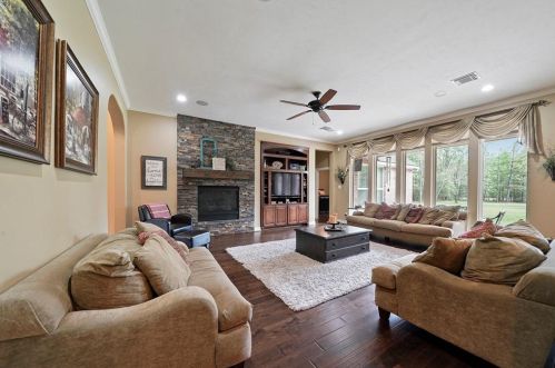 15635 Connie Ln, Montgomery TX 77316-9467 exterior