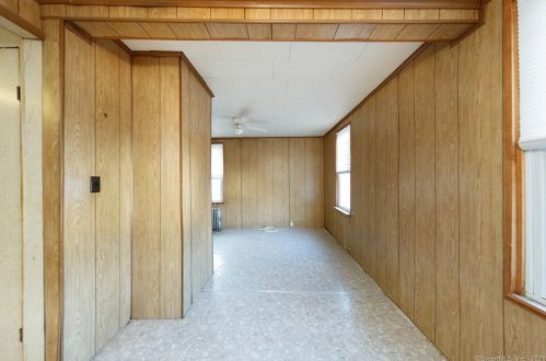 104 St, Killingly CT 06239-1927 exterior