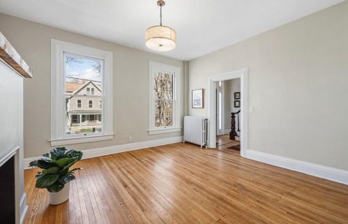 945 Jenifer St, Madison WI  53703-3521 exterior