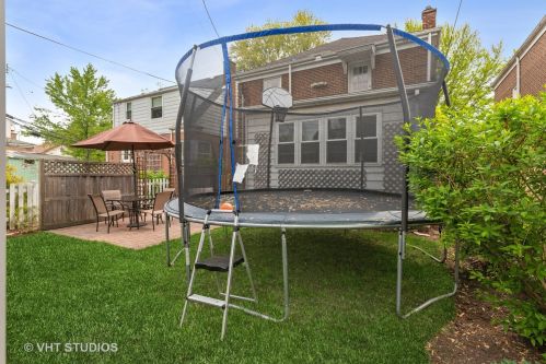 5712 Kenneth Ave, Chicago IL 60646-5907 exterior