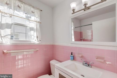 209 Foster Ave, Pittsburgh PA 15205-2352 exterior