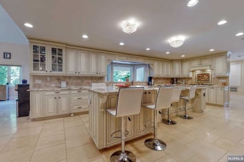 469 Saddle Riv Rd, Upper Saddle River NJ 07458-1774 exterior