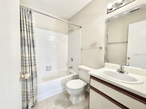 8728 Mallard Reserve Dr, Tampa FL 33614-2358 exterior