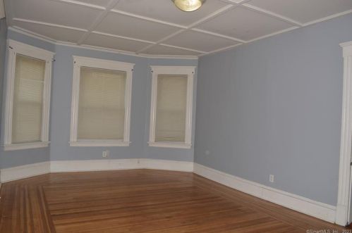 356 Chestnut St, New Britain CT 06051-2307 exterior