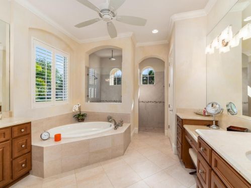 7682 Mulberry Ln, Naples FL exterior