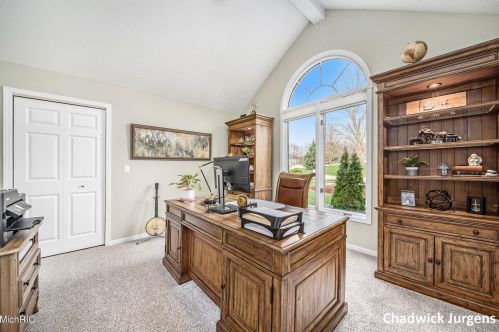 5542 Thoroughbred Dr, Wyoming MI 49418-8309 exterior