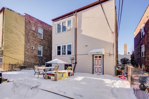 3817 Bernard St, Chicago IL 60618-3230 exterior