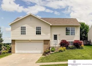 15848 Redwood St, Omaha NE  68136-3230 exterior