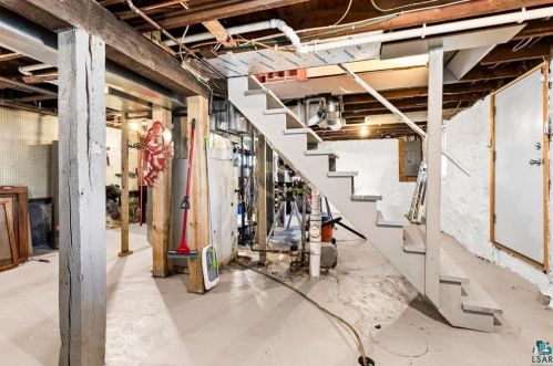 318 8th Ave, Duluth MN 55806-2206 exterior