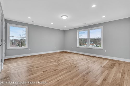 16 John St, Old Bridge NJ 08857-1705 exterior