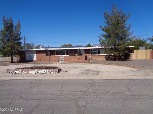 6601 Paseo San Ciro, Tucson, AZ 85710-2107