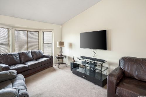 7218 Christalee Ct, Taylorsville UT 84084-7415 exterior