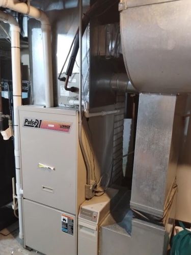 2476 Glenside Blvd, Meskegon MI 49441-3271 exterior