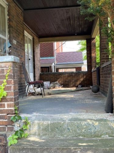 2020 Frankella Ave, Pittsburgh, PA 15221-1508